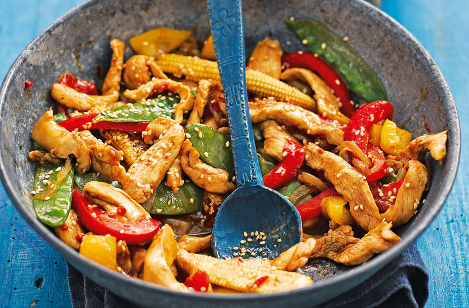 Курица с овощами - сковородка wok