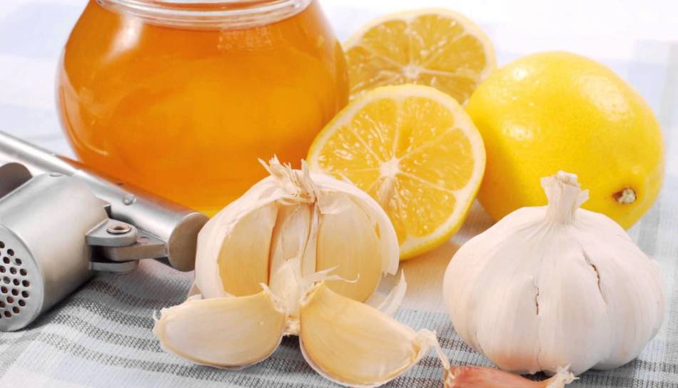Manfaat lemon dengan bawang putih