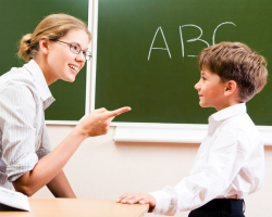 Lehrertag. So unterschiedliche Lehrer. Wie gratuliert ich den Lehrern ursprünglich?