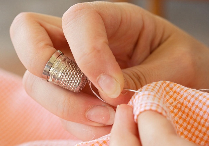 Signs relate to the working hand for sewing