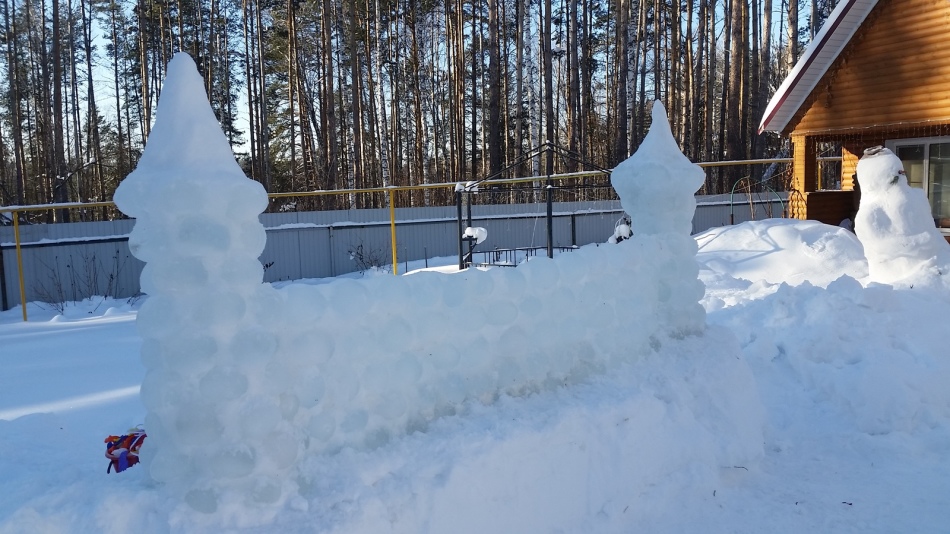 Eisball mit Hintergrundbeleuchtung