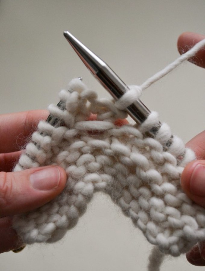 Then we knit only a bump