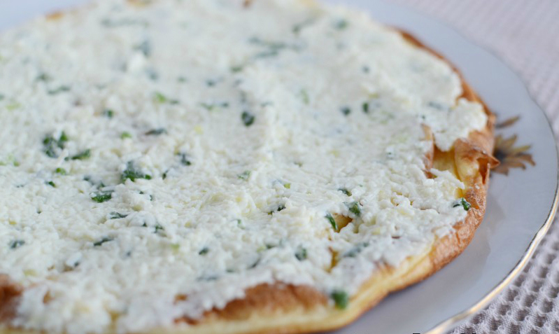 Omlet rulett olvasztott sajttal: zsír omlett