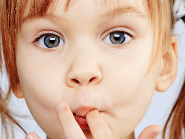 Why children gnaw their nails: reasons. How to wean your child to bite your nails: the most popular methods and advice of specialists