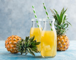 Dlaczego mężczyźni i faceci piją sok ananasowy przed randką: jaki sok lepiej jest pić?
