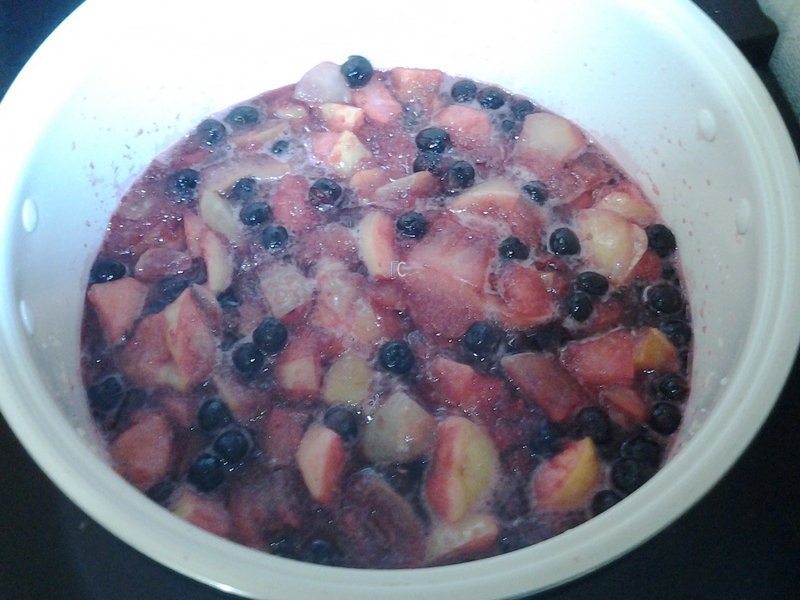 Currant jam and apples