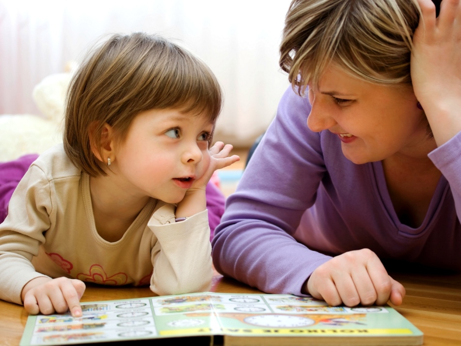 Anular la poesía para sonidos es un gran juego para el desarrollo de la percepción auditiva para niños de 7 años