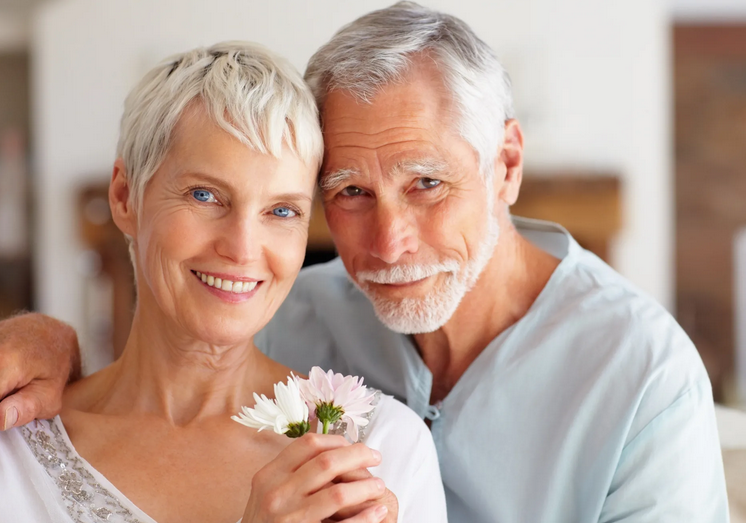 Многие люди вступают в брак после 50 лет