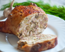 How to deliberately prepare a chicken galantine finished semi -finished product?