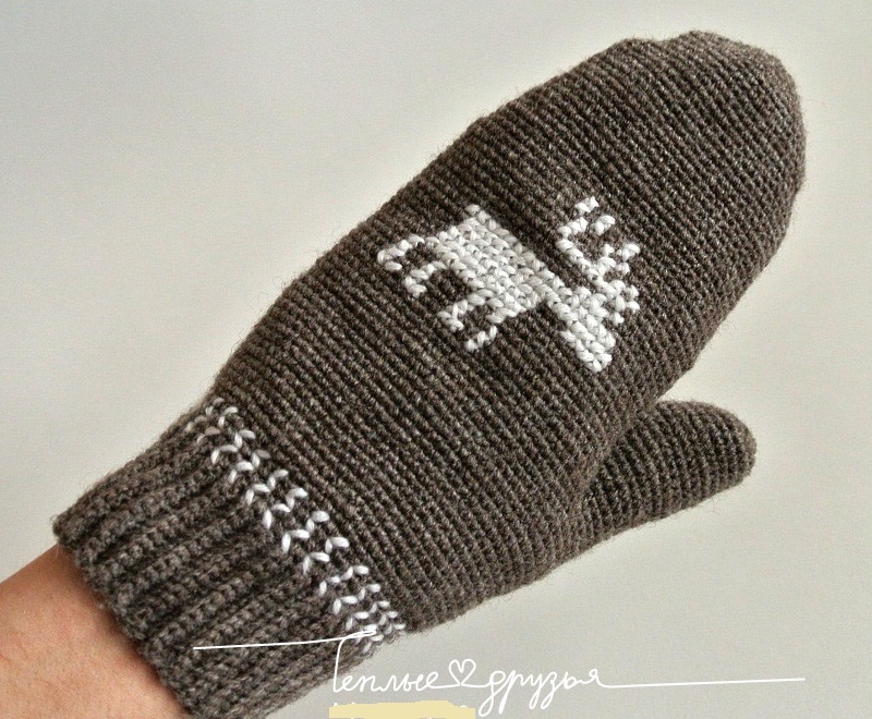 New Year mittens with knitting needles, photo 3