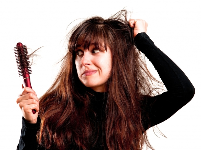 Obat rakyat terhadap kerontokan rambut. Topeng dari rontok dan untuk pertumbuhan rambut di rumah
