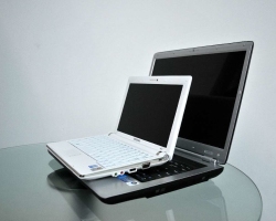 Kakšna je razlika med netbookom iz prenosnika, Ultrabook: primerjava, razlike. Netbook, Ultrabook ali prenosni računalnik: Kaj je boljše za študij, študenta, cenejše, kaj izbrati, kupiti?