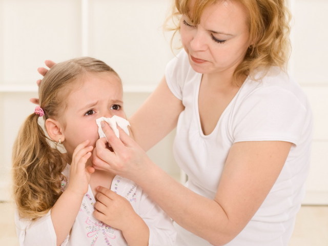 Sangrado nasal en un niño. ¿Cómo detener la sangre de un niño?