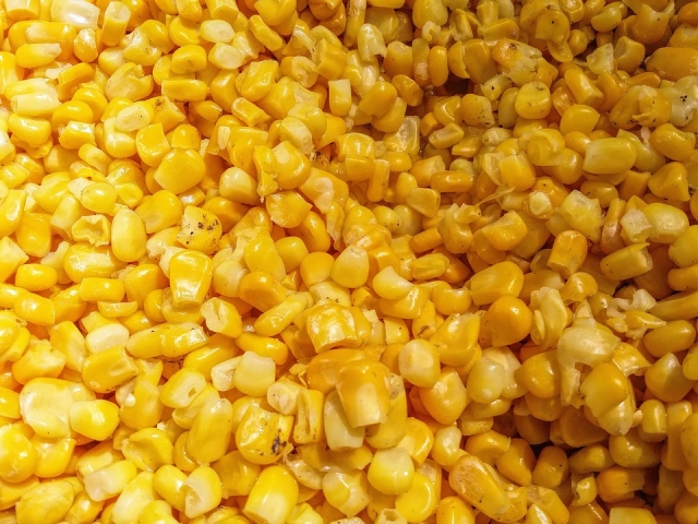Можно ли есть сырую кукурузу — польза и возможный вред. Какая кукуруза полезнее сырая или вареная?