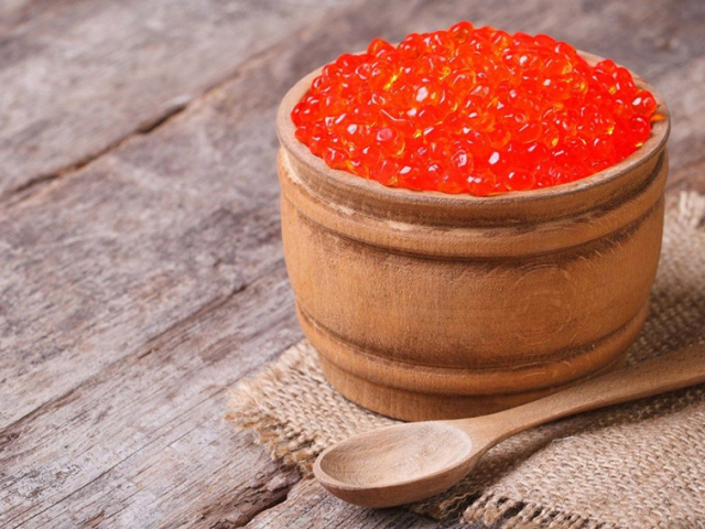 How delicious to salt pink salmon caviar at home: recipes. The pickle of caviar pink salmon - secrets, subtleties, tips and recipes for making salted caviar. How to remove the film from the caviar and rinse the caviar caviar at home in front of the supplies?