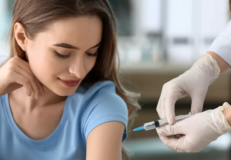 Det är bättre att vaccineras än att bli sjuk och förvärva naturlig immunitet