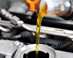 Kako razlikovati pravo motorno olje od ponarejanja?