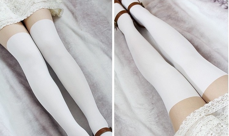 What to wear white stockings with?