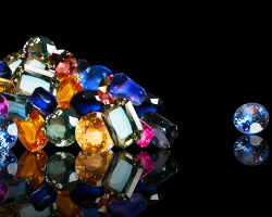 Tipos, nombres y colores de piedras preciosas para joyas y joyas: una lista, una breve descripción con fotos. ¿Cómo distinguir una piedra real natural de un falso, de vidrio en joyas?