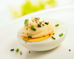 Combien de calories y a-t-il dans la provenance de la mayonnaise? Accueil, lumière, mayonnaise européenne: 100 grammes de contenu calorique