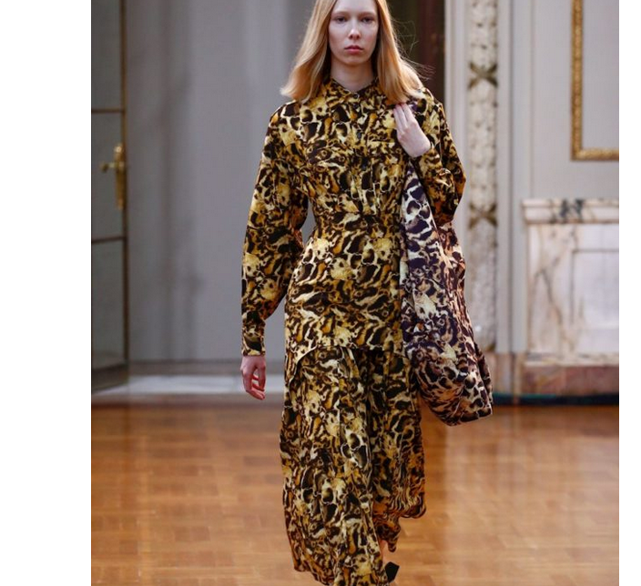 В леопардовом платье нельзя встречать новый год