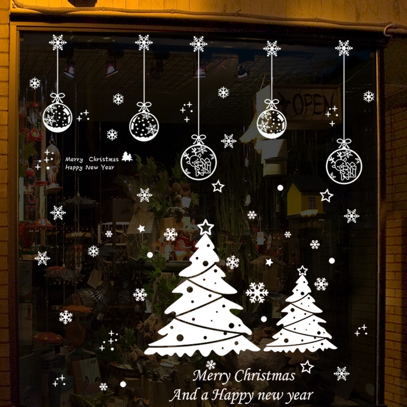 Idées de décoration d'une fenêtre en utilisant des pochoirs pour la nouvelle année, exemple 5