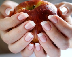 Diagnóstico de salud en las uñas de las manos. ¿Cómo determinar las enfermedades de las uñas? Forma de uñas y salud