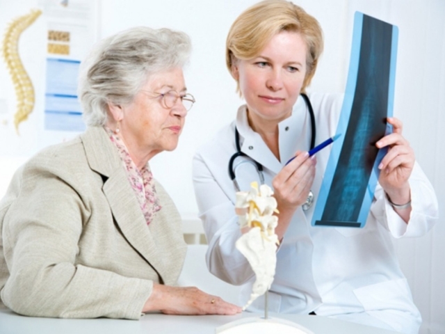 Οστεοπόρωση στις γυναίκες μετά από 50 χρόνια: σημάδια, θεραπεία και πρόληψη, σχόλια των γυναικών