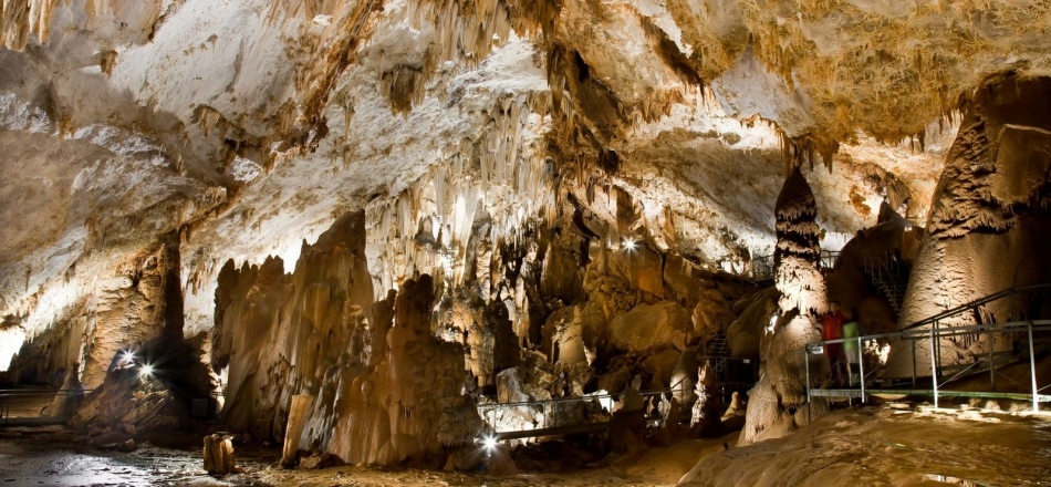 Barlangok poslagua, baszk ország