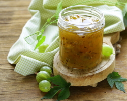 What can be done from gooseberries? Recipes of delicious gooseberry jam for the winter with walnut, orange, cherry, cherry leaves, raspberries, currants