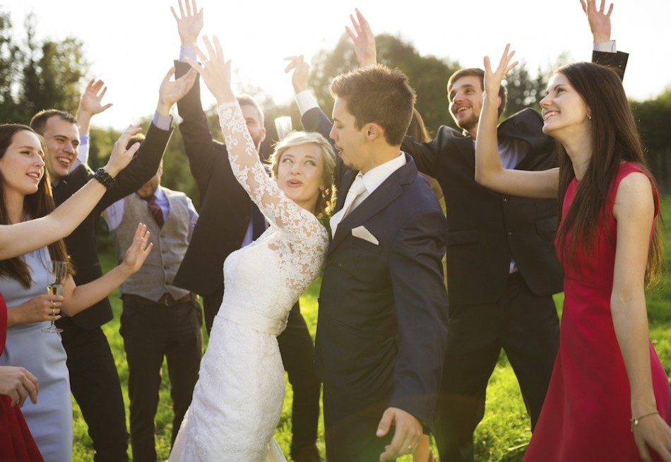 Una boda con un amigo en un sueño, a una elección compleja en realidad.