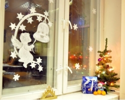 Στοιχεία αγγέλων, μπαλαρίνες σε ένα παράθυρο από χαρτί για να διακοσμήσουν τα παράθυρα για το νέο έτος: εκτυπώστε και κόψτε τα μοτίβα και τα στένσιλ για αυτοκόλλητα και σχεδιάζετε τα παράθυρα, φωτογραφίες. Στοιχεία αγγέλων, μπαλαρίνες χαρτιού: στένσιλς, πρότυπα, τσιμπήματα για τη διακόσμηση των παραθύρων της Πρωτοχρονιάς