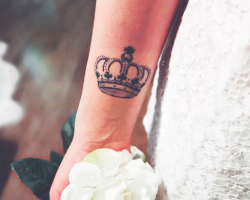 Tetovaža - krona: pomen, lokacija risbe, zgodovina simbolov, bolečina postopka, fotografija, skice