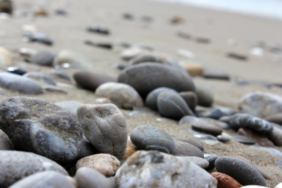 Sea pebbles in a dream - a harbinger of small problems