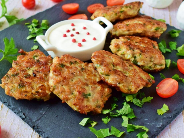 Do you need to add an egg to chopped cutlets: what can be replaced, recipes