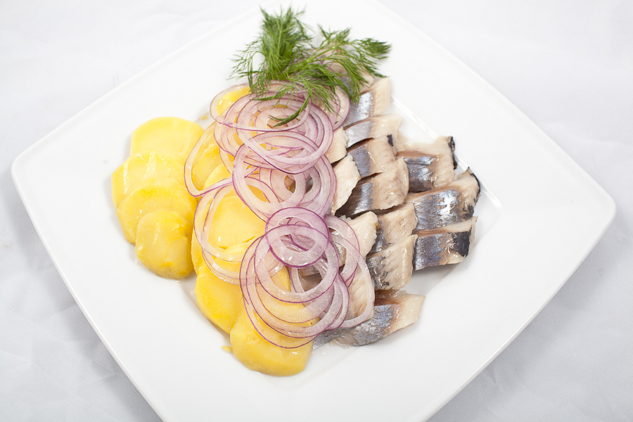 Herring dengan kentang rebus