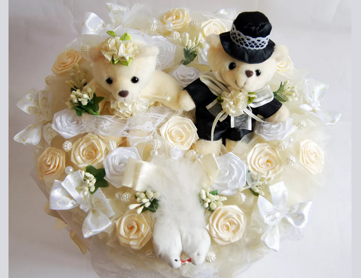 Unusual wedding bouquet of soft toys