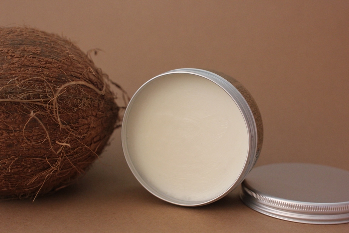 Польза кокосового масла отзывы. Кокосовое масло. Масло кокосовое и ши. Масло кокосового ореха. Кокосовый для лица.