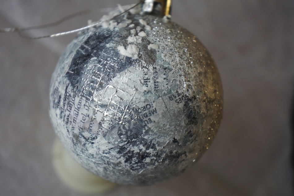 New Year's balls from foil, example 2