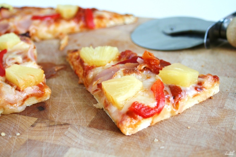 Pizza with pineapples or Hawaiian pizza