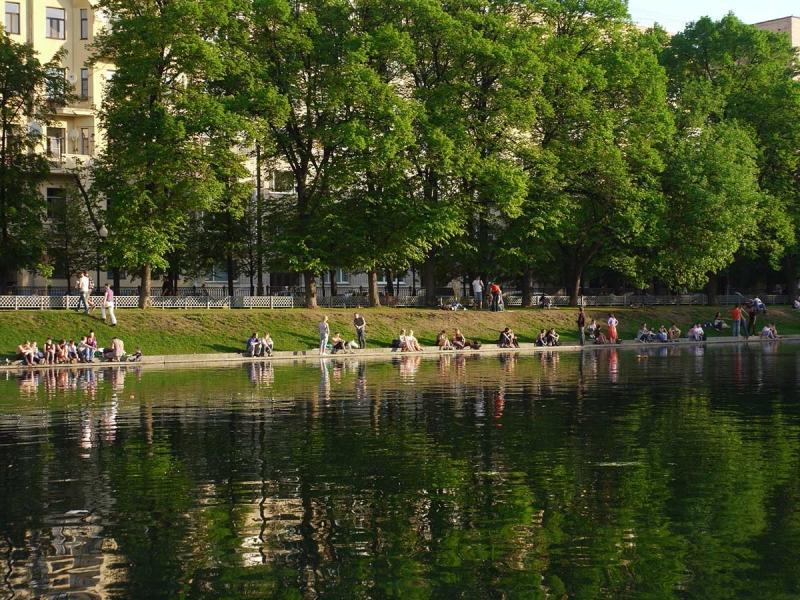 Патриаршие пруды - достопримечательность москвы