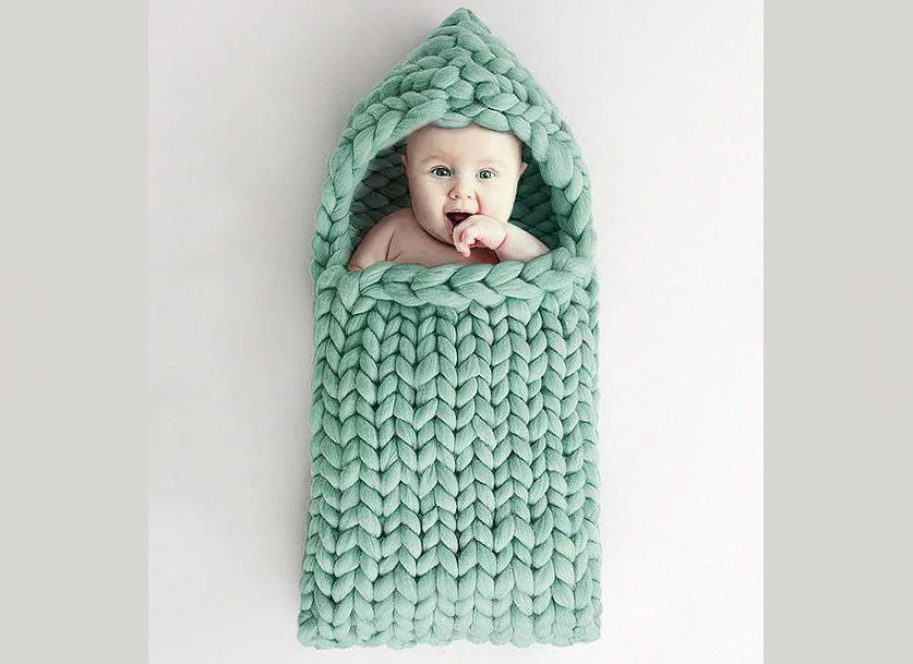 Confree for a newborn from thick yarn