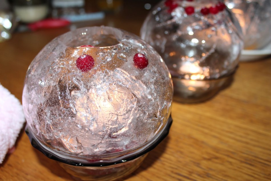 Decor with ice balls