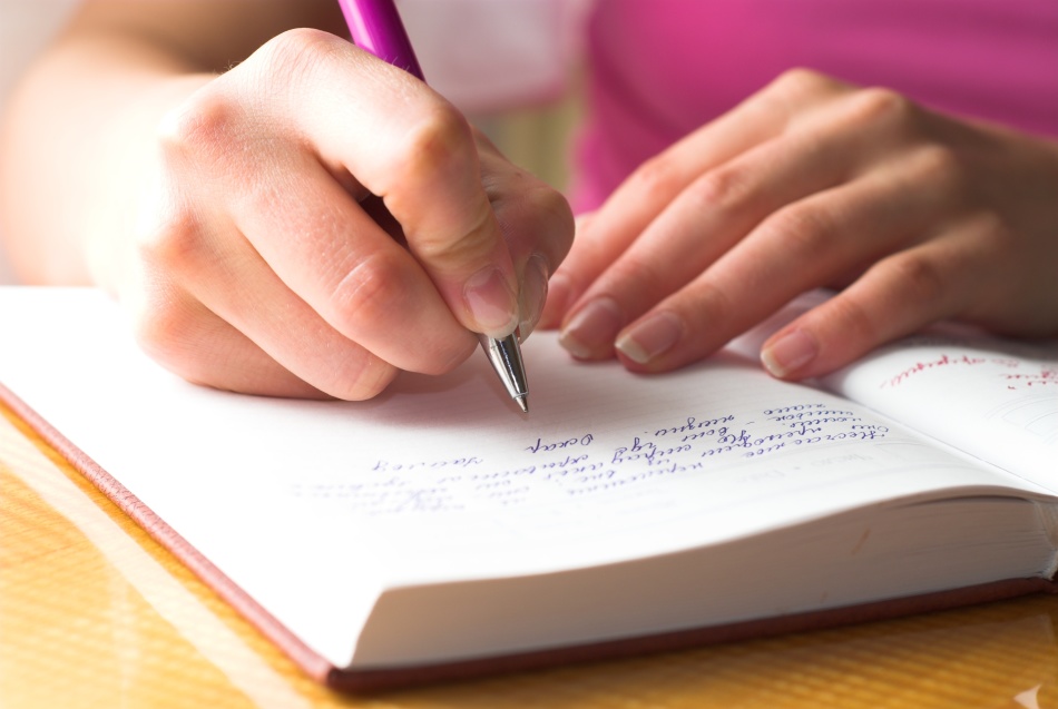Γράφοντας τις σκέψεις τους στο ημερολόγιο, μερικοί άνθρωποι καταφέρνουν να απαλλαγούν από καρκινοφοβία