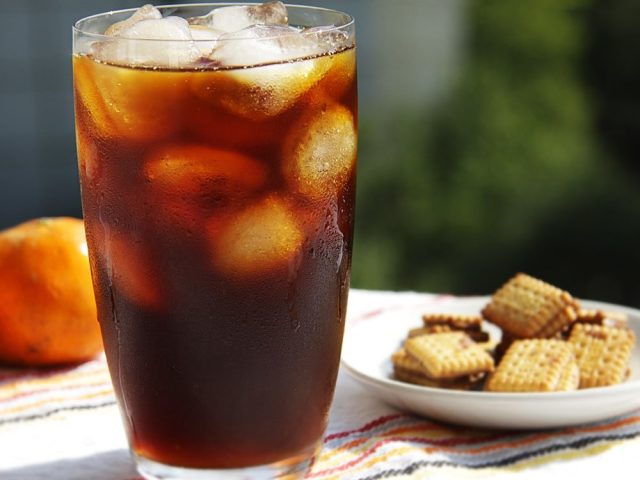 Cold coffee: recipe - what are the options for cooking a drink? Cold coffee: classic recipe. How to cook cold coffee: Frapp, Zealis, Taja, in English, with Amaretto and frozen espresso?