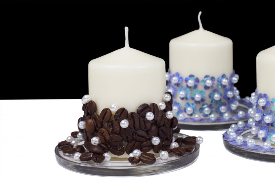 Декор свечей бусинами, пайетками и зёрнами кофе