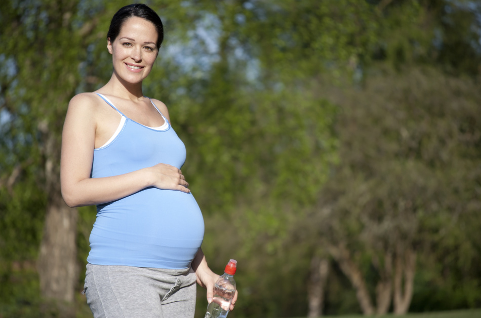 Roter Pinsel für eine erfolgreiche Empfängnis und Schwangerschaft