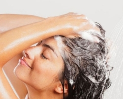 Πώς και τι κάνει το σαμπουάν μαλλιών με τα χέρια σας: πλεονεκτήματα και μειονεκτήματα. Σαμπουάν μαλλιών DIY στο σπίτι: 3 καλύτερη συνταγή