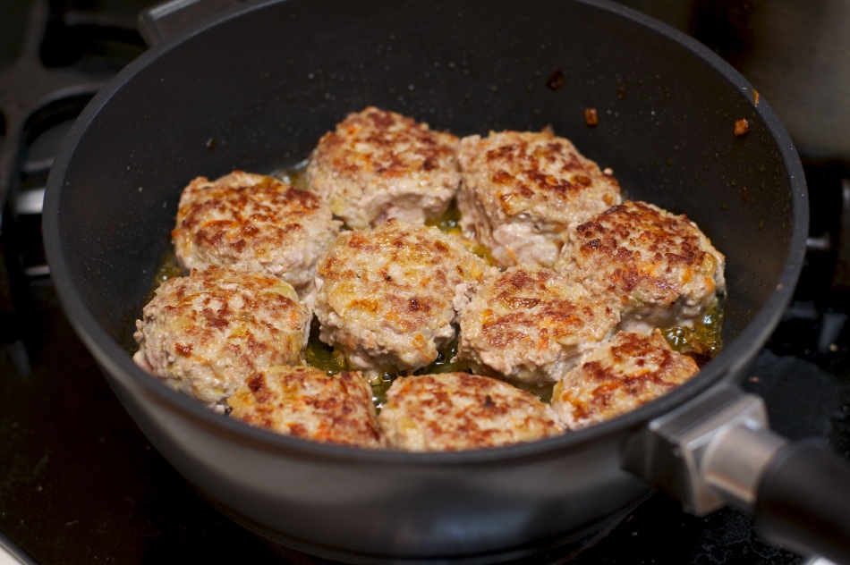 Come fare un delizioso sugo per le polpette: ricetta