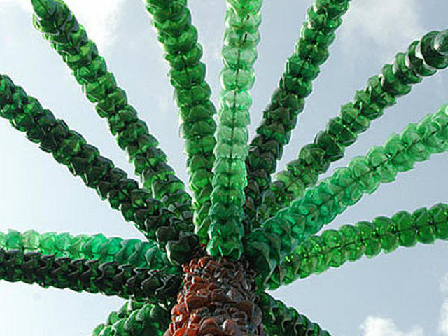 How to make a large, small palm tree and palm-bonsi from plastic bottles? Step -by -step instructions for assembling palm trees from plastic bottles